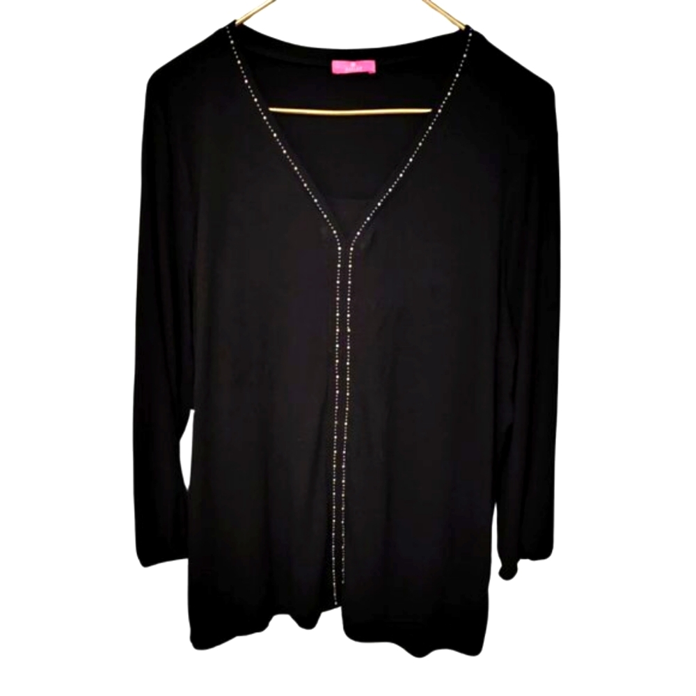 Elegant + Soft Classic Black V-Neck Top 3/4 Sleeve | German Designer